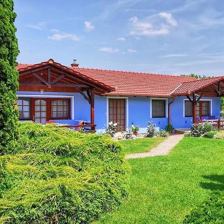 Magyar Apartmanhazak I-Iii. Zalakaros Buitenkant foto