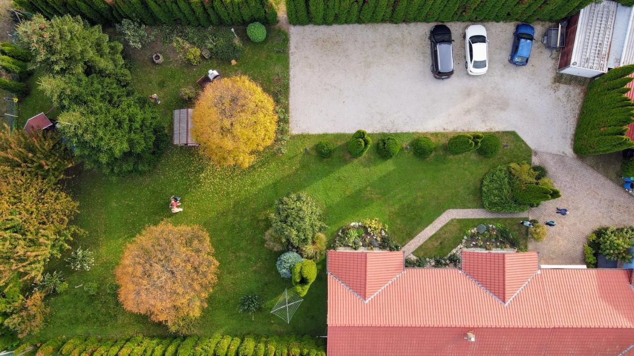 Magyar Apartmanhazak I-Iii. Zalakaros Buitenkant foto
