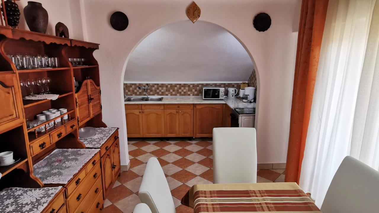 Magyar Apartmanhazak I-Iii. Zalakaros Buitenkant foto