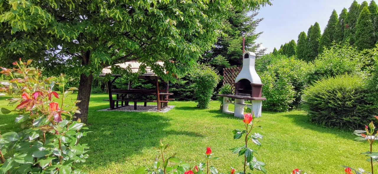 Magyar Apartmanhazak I-Iii. Zalakaros Buitenkant foto