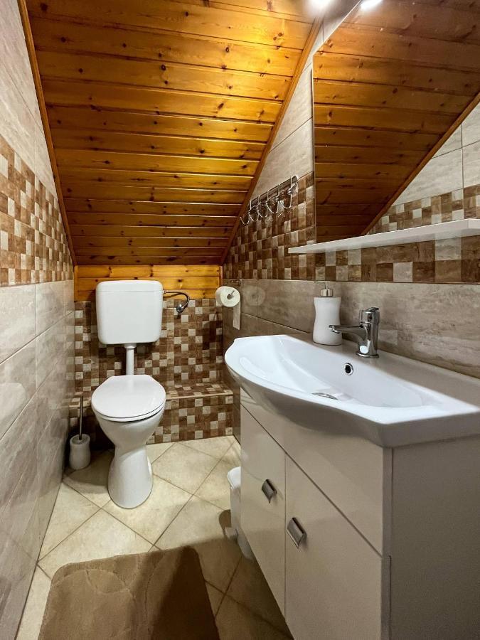 Magyar Apartmanhazak I-Iii. Zalakaros Buitenkant foto