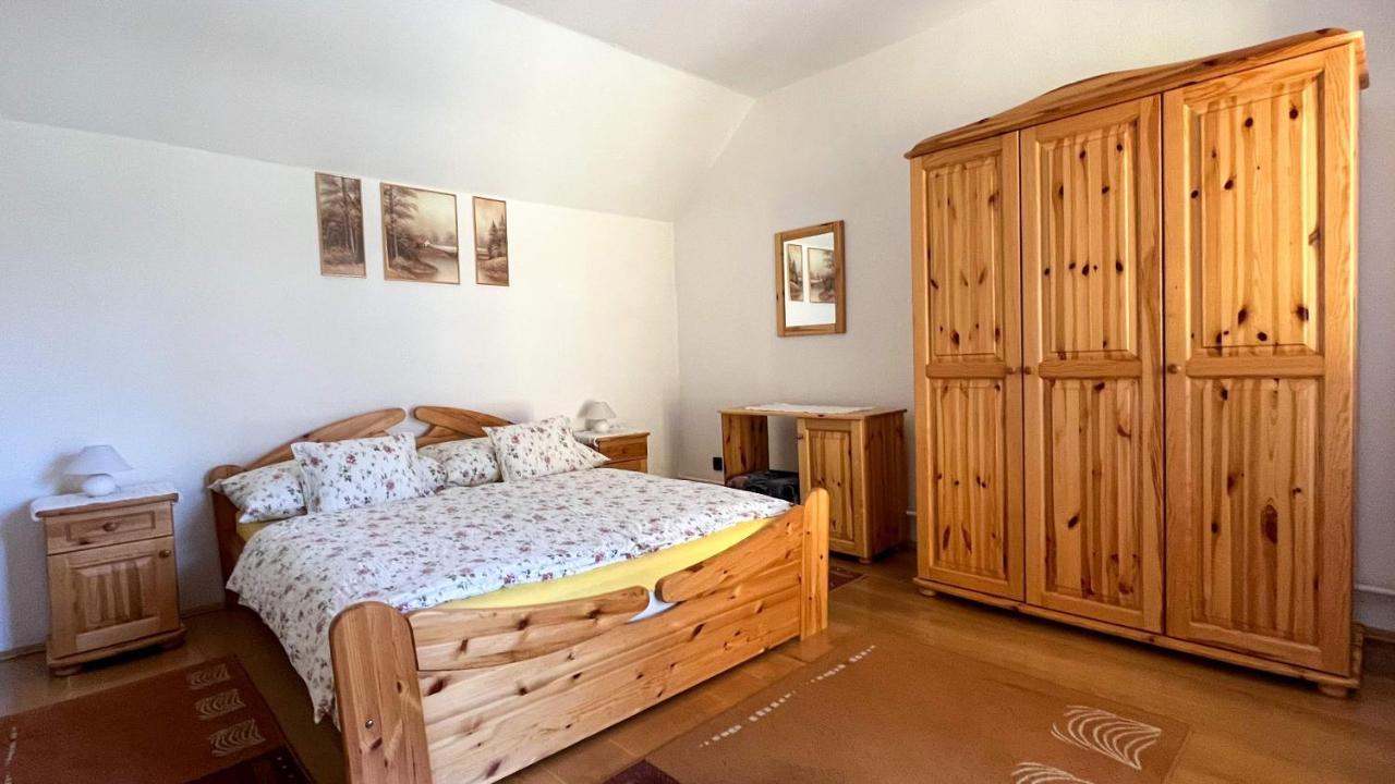 Magyar Apartmanhazak I-Iii. Zalakaros Buitenkant foto