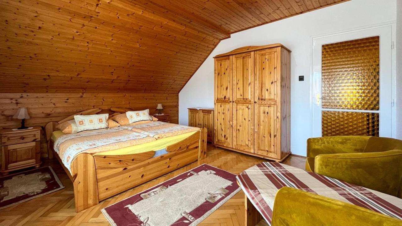 Magyar Apartmanhazak I-Iii. Zalakaros Buitenkant foto