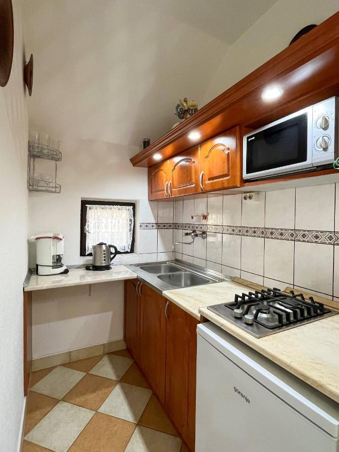 Magyar Apartmanhazak I-Iii. Zalakaros Buitenkant foto