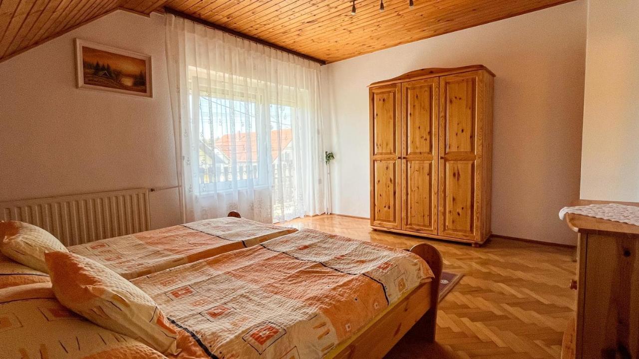 Magyar Apartmanhazak I-Iii. Zalakaros Buitenkant foto