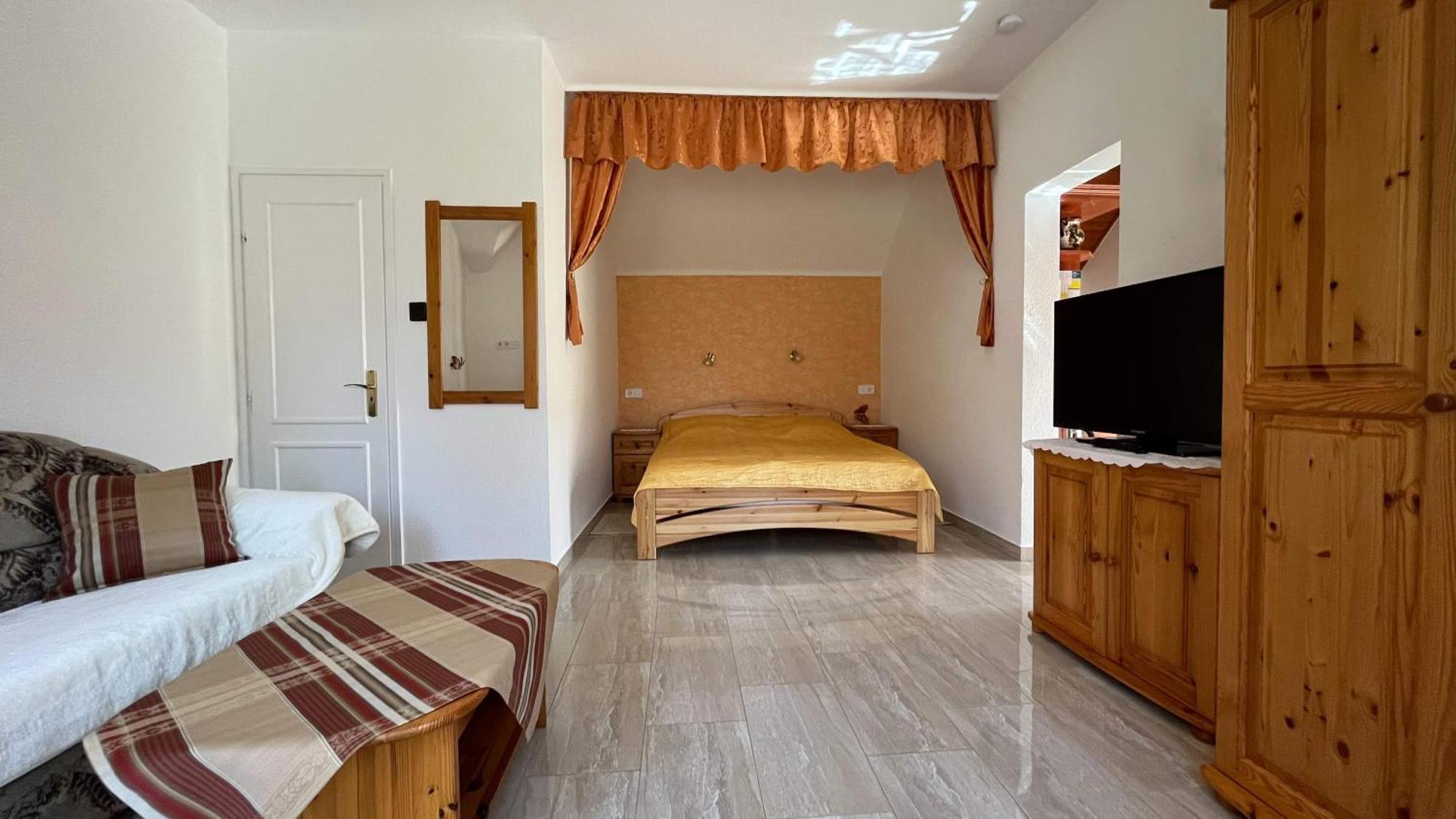 Magyar Apartmanhazak I-Iii. Zalakaros Kamer foto