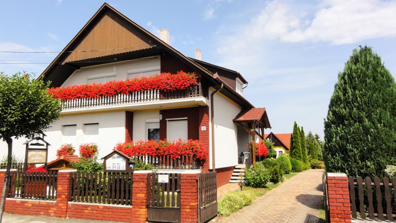 Magyar Apartmanhazak I-Iii. Zalakaros Buitenkant foto